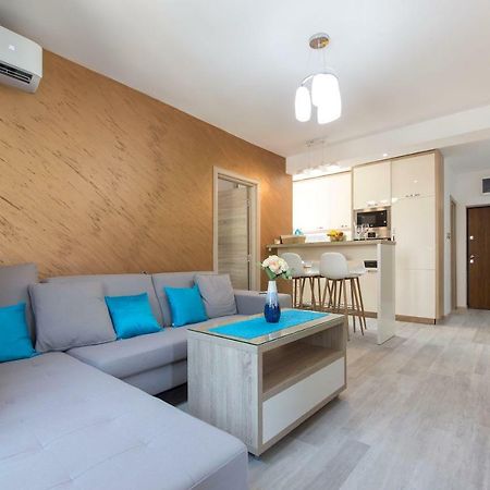 Apartment Medusa Risan Bagian luar foto