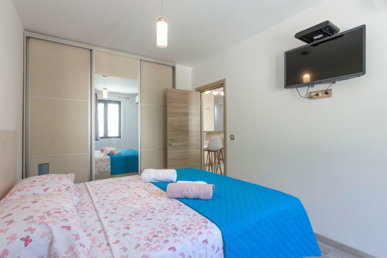 Apartment Medusa Risan Bagian luar foto